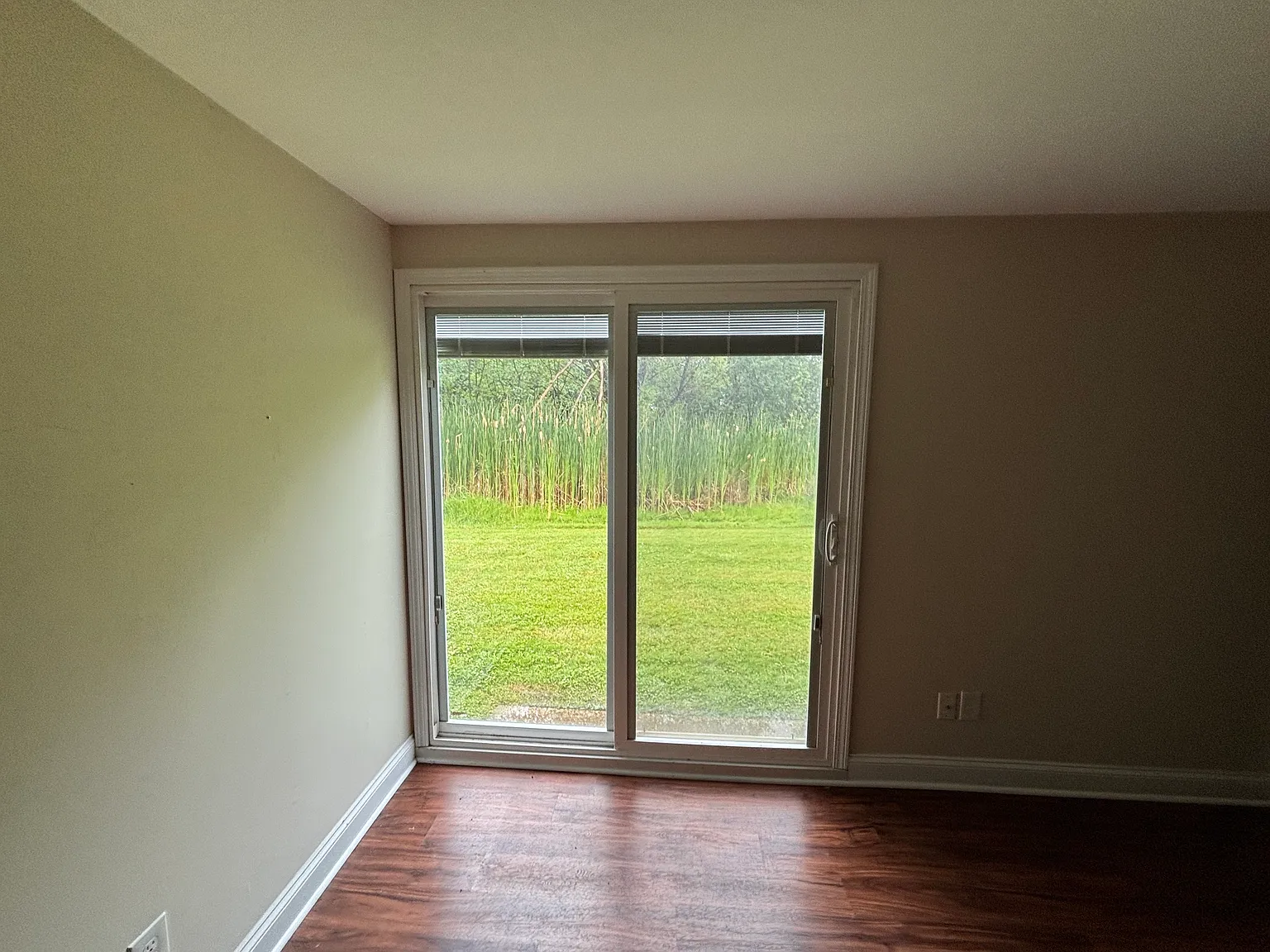 2 bed, 1.5 bath, 1800 sqft, $1,700 — Photo 2
