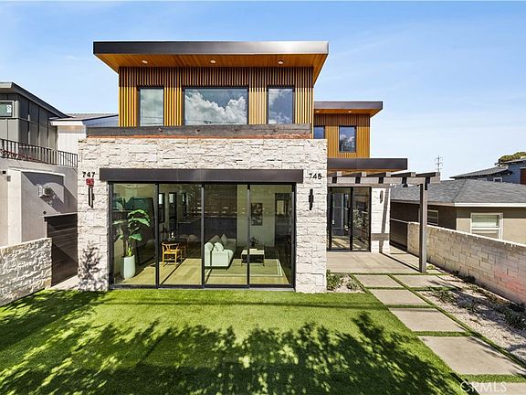 2nd image of 745 35th St