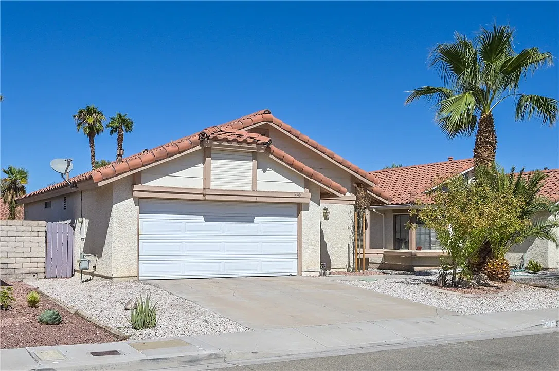2 bed, 2.0 bath, 1053 sqft, $1,800 — Photo 2