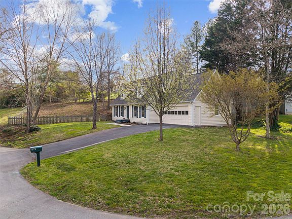 3rd image of 10 Orchard Pl