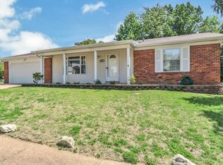 5864 Falcon View Ln, Saint Louis, MO 63129