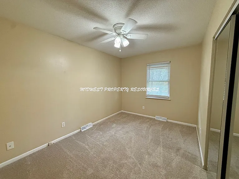 1100 NE Columbus St — Photo 12