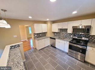 1 Tyne Dr, New Castle, DE 19720