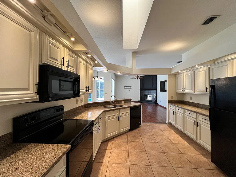 9639 Fox Hearst Rd — Photo 14