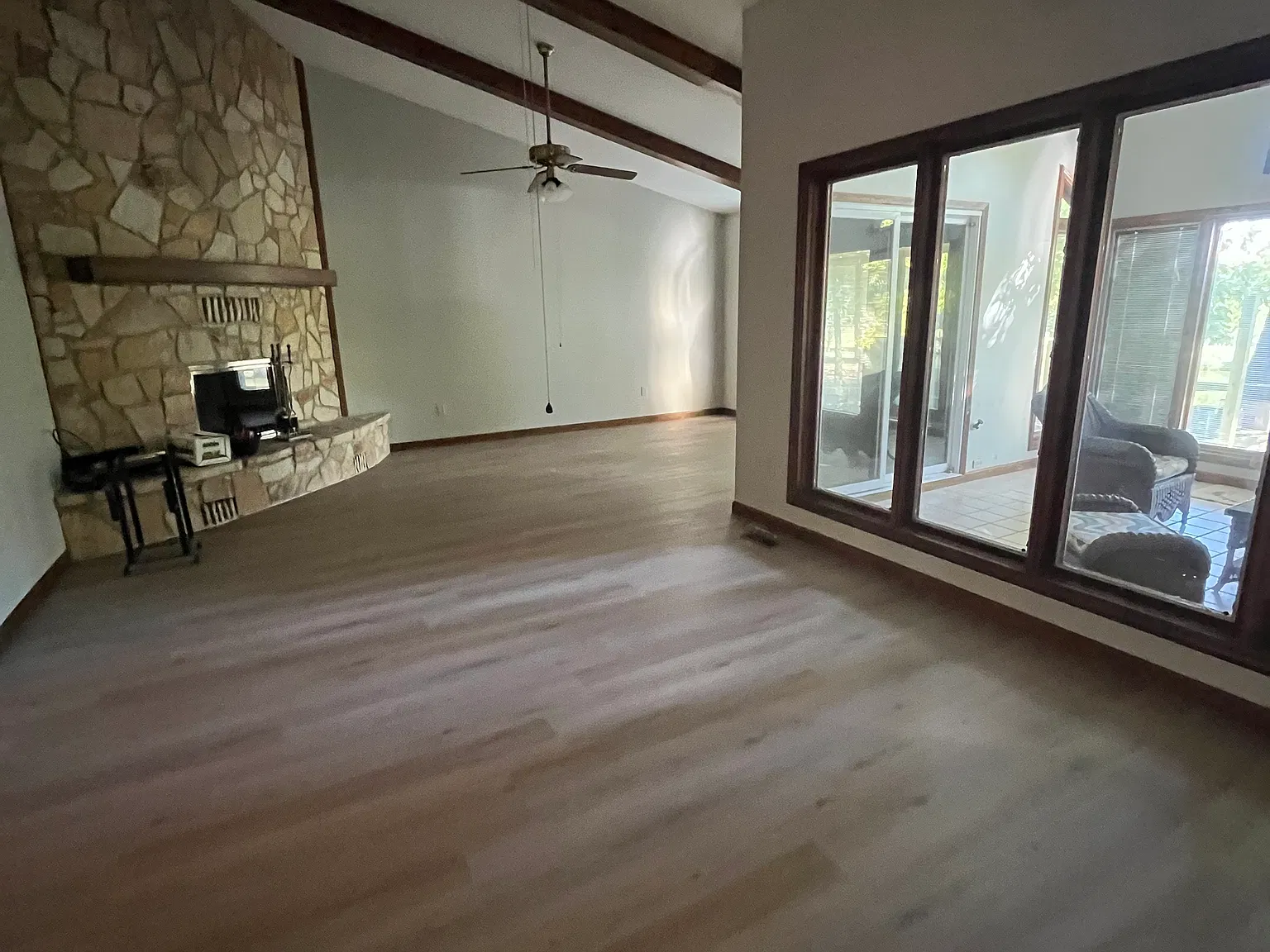 3 bed, 2.5 bath, 2400 sqft, $2,450 — Photo 4