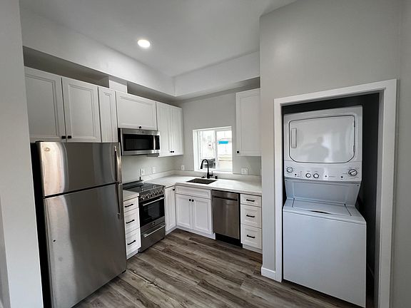 3rd image of 3751 Villa Ter #H