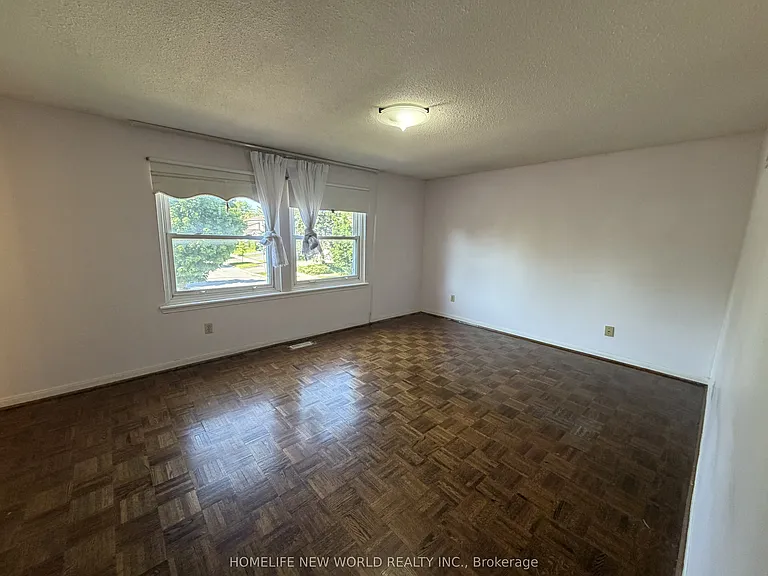 43 Bushmills Sq — Photo 14
