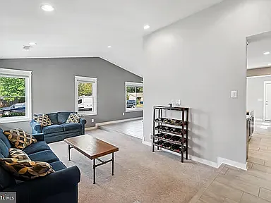 422 Avondale Dr — Photo 5
