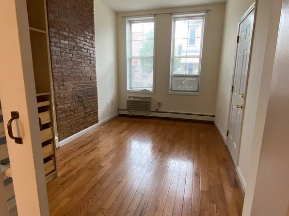 22-03 25th Road image 13 of 31