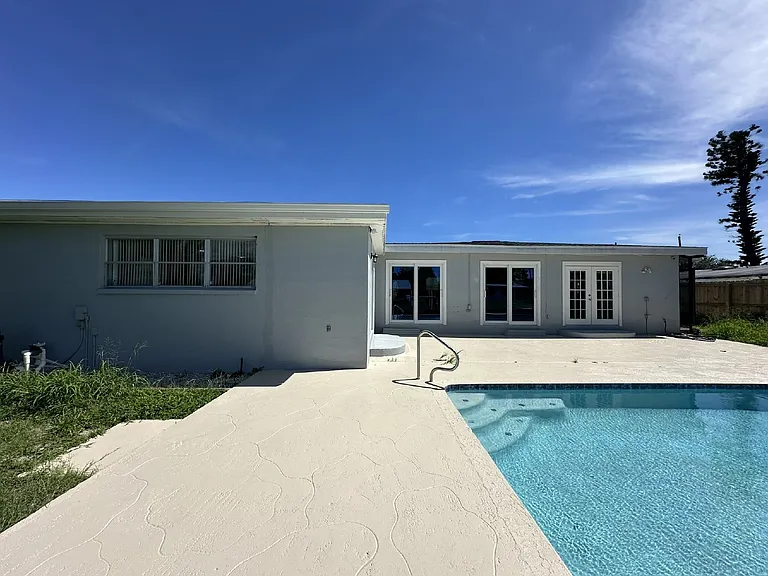835 Conreid Dr NE — Photo 31