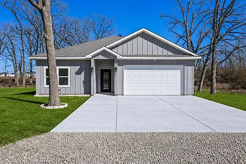 202 Dover Dr Photo 1