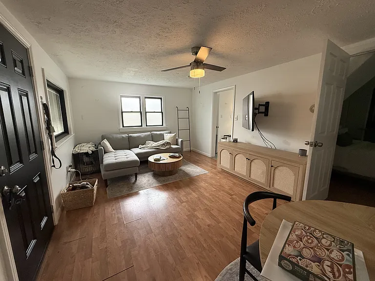 295 E Whittier St — Photo 5