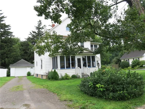 173 S Main St, Lyndonville, NY 14098