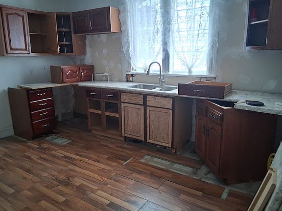 3rd image of 1245 N Union St