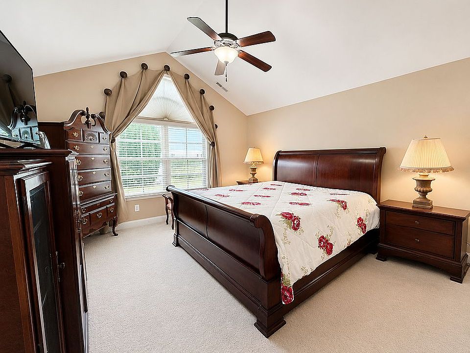 1st image of 76 Mountain Meadow Cir