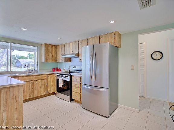 4th image of 137 Delta Ave