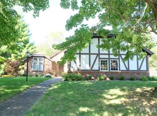 81 Maple Ridge Dr, Morton, IL 61550