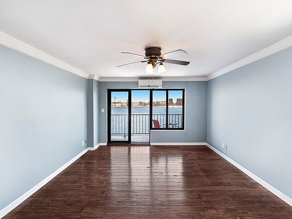 3rd image of 25-40 Shore Blvd #4U