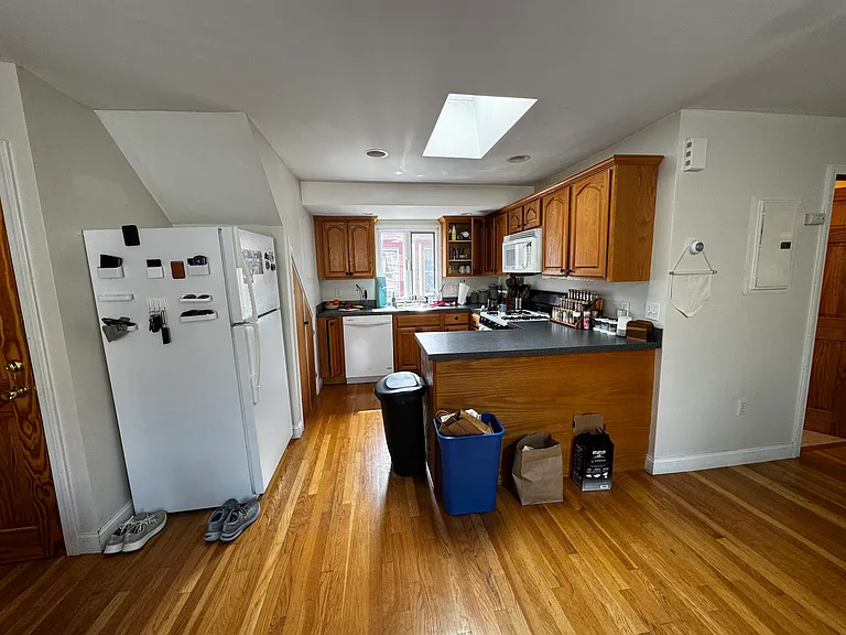 3-24 Burnham St #3 — Photo 22