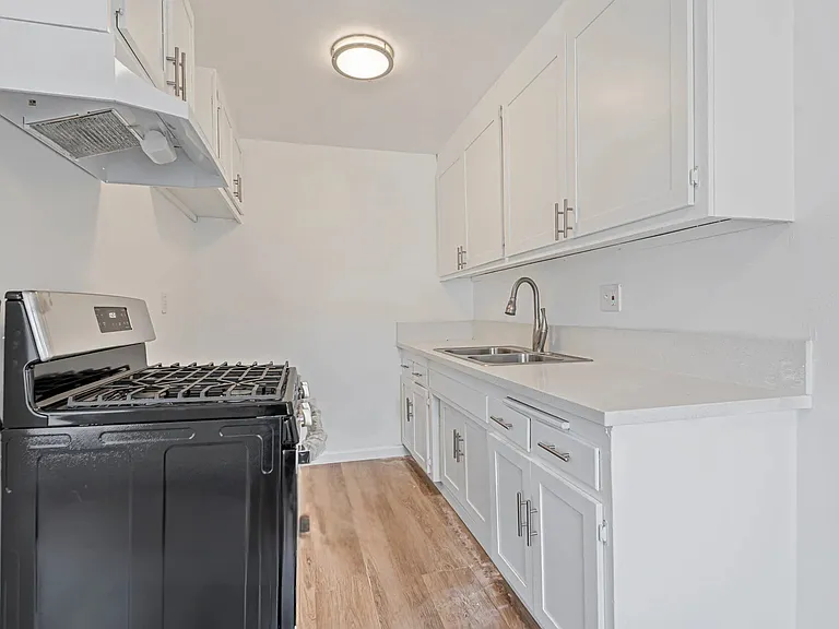 14121 Shoemaker Ave — Photo 1