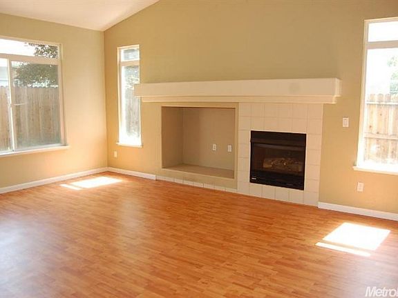 4th image of 9162 Bridalveil Cir