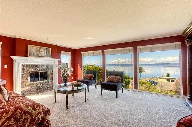 4 bed, 2.5 bath, 3360 sqft, $3,800 — Photo 3