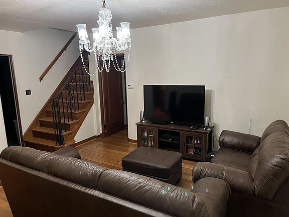 3rd image of 6211 Edwood Ave