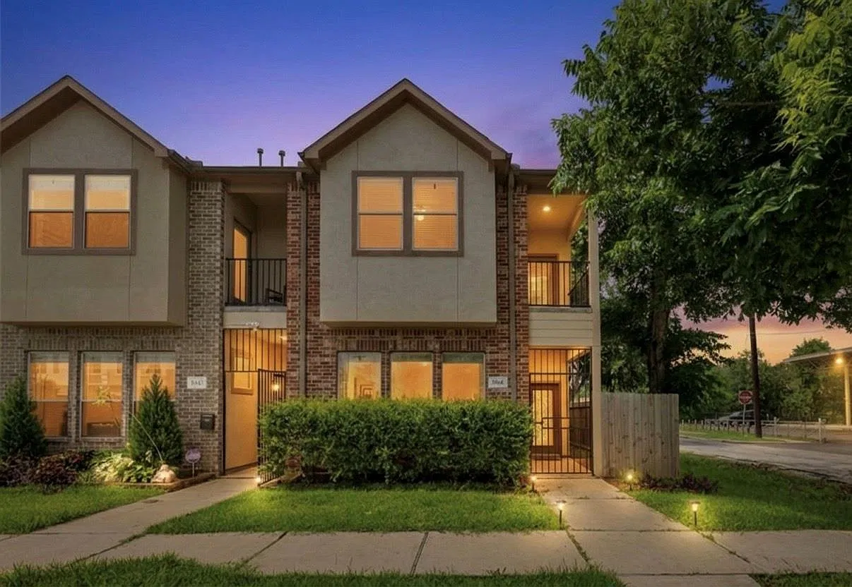 3 bed, 2.5 bath, 2294 sqft, $3,400 — Photo 1