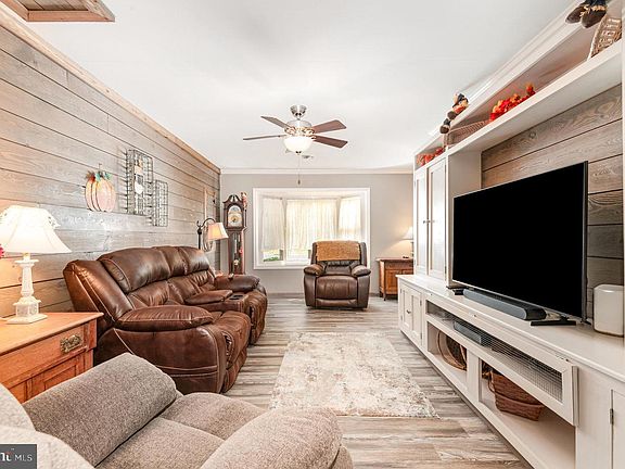 5th image of 401 Stonehedge Ln