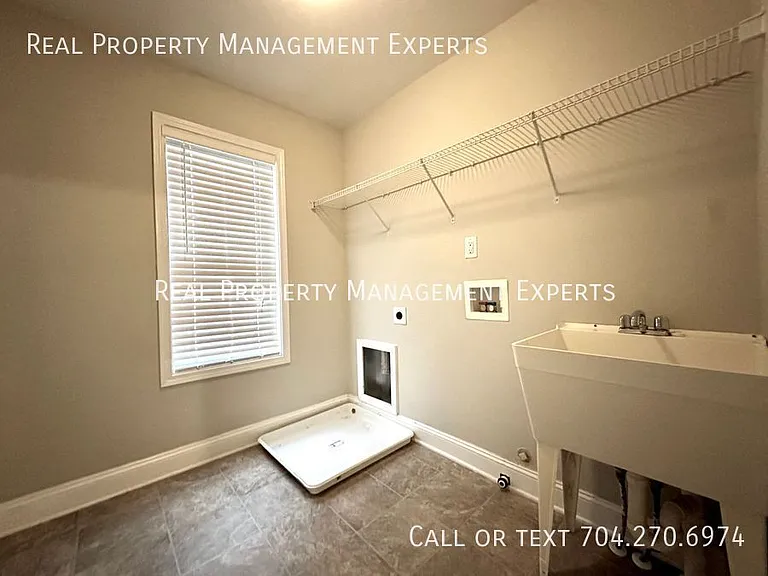 9824 Coatbridge Dr — Photo 22