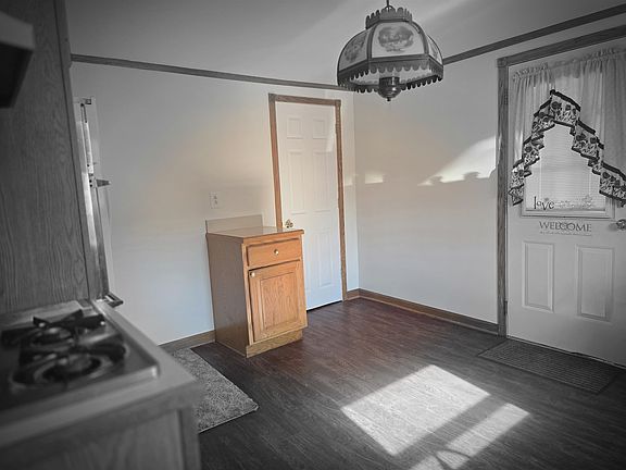4th image of 2261 Bradford Dr