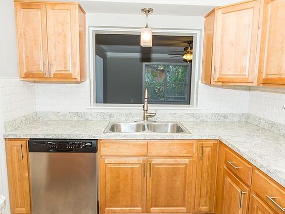 5th image of 1404 N Palm Dr