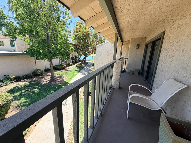 1478 Camelot Dr — Photo 2