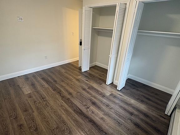 5th image of 861 Valley St Floor 1
