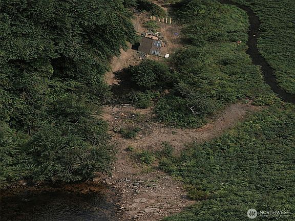 4th image of 1063 W Carman Road S