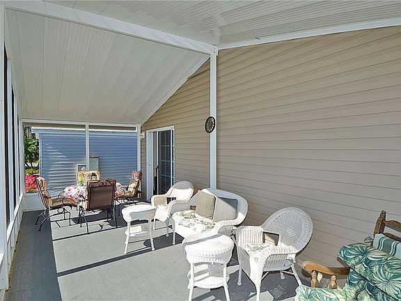 5th image of 11901 Metcalf Way