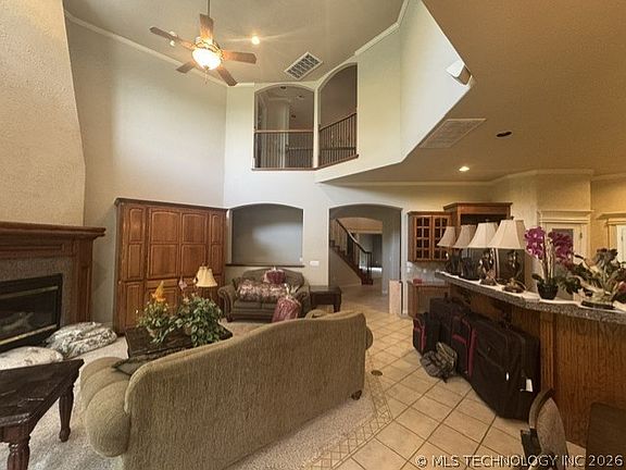 5th image of 4212 N Oak Ave
