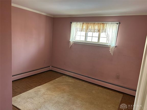 4th image of 606 Barnhart Rd