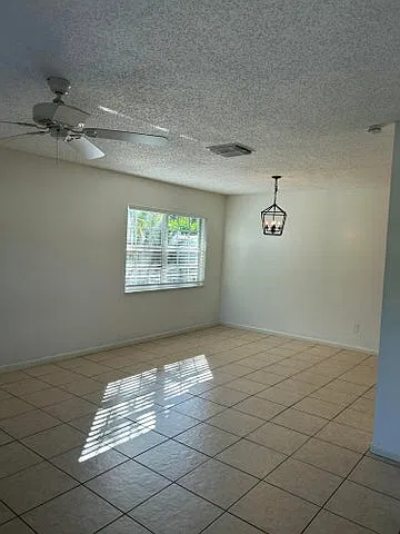 3 bed, 1720 sqft, $4,200 — Photo 2