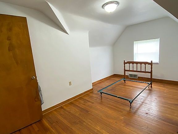 2nd floor bedroom 