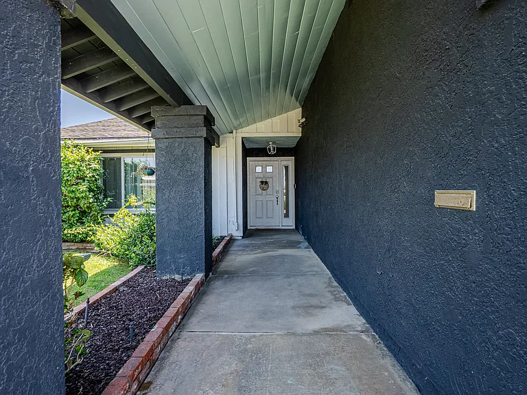 15634 Wharff Ln — Photo 34