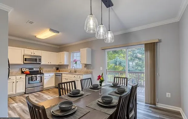 9472 Black Hawk Ct — Photo 2