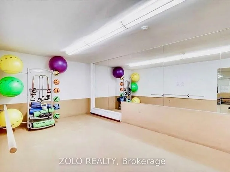 360 Ridelle Ave #1205 — Photo 12