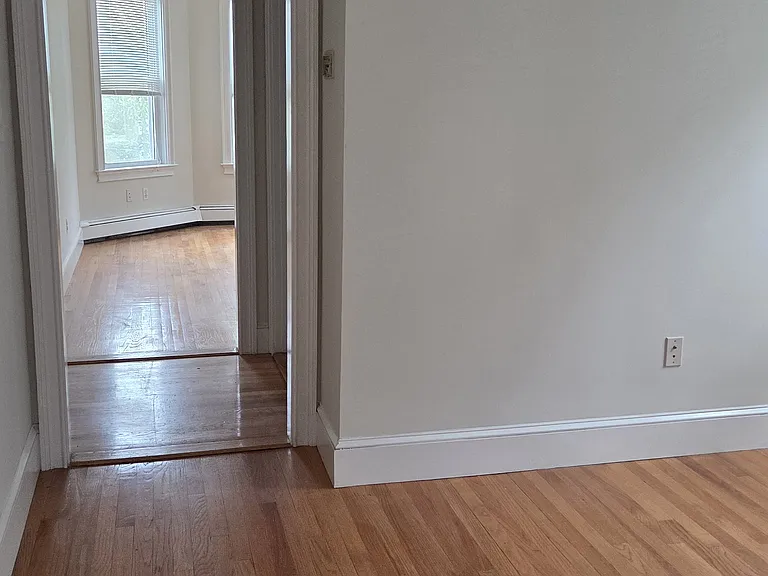 20 Clary St #3 — Photo 5