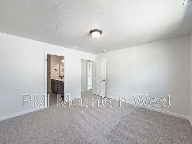 2606 N 2125 W — Photo 27