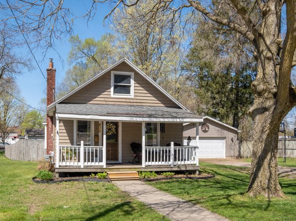 906 N Washington St, Lowell, MI 49331