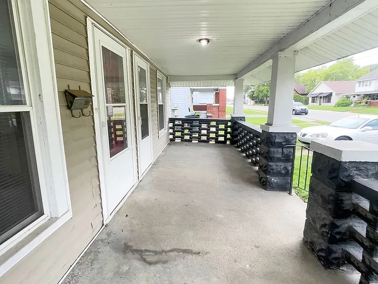 1405 W Jackson St — Photo 6