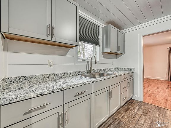 5th image of 2052 Pleasantview St