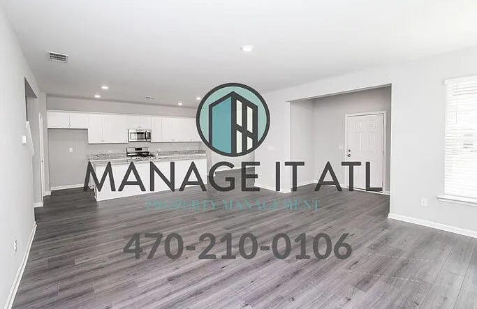 3 bed, 2.5 bath, 2300 sqft, $2,199 — Photo 3