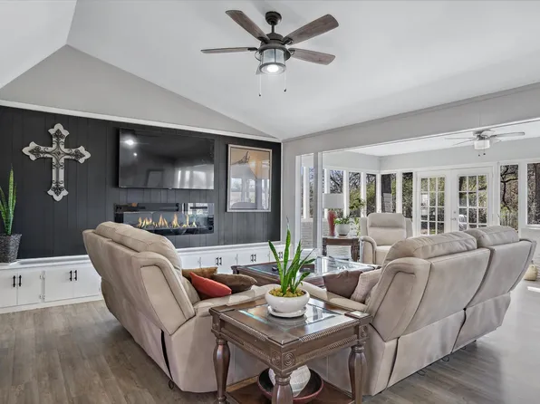 103 Brandon St, Edgewood, TX 75117